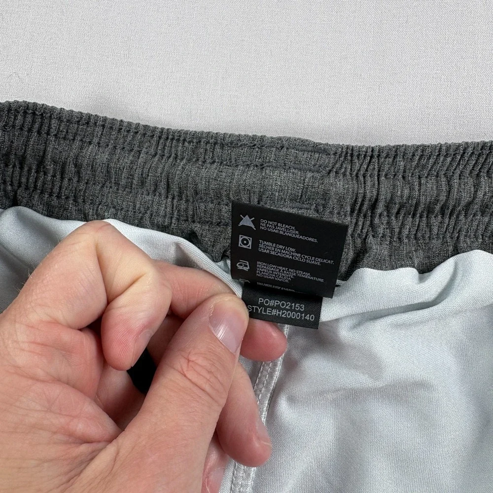 Huk Volley Shorts Mens XL Gray Lined Swim Hybrid Stretch Fishing